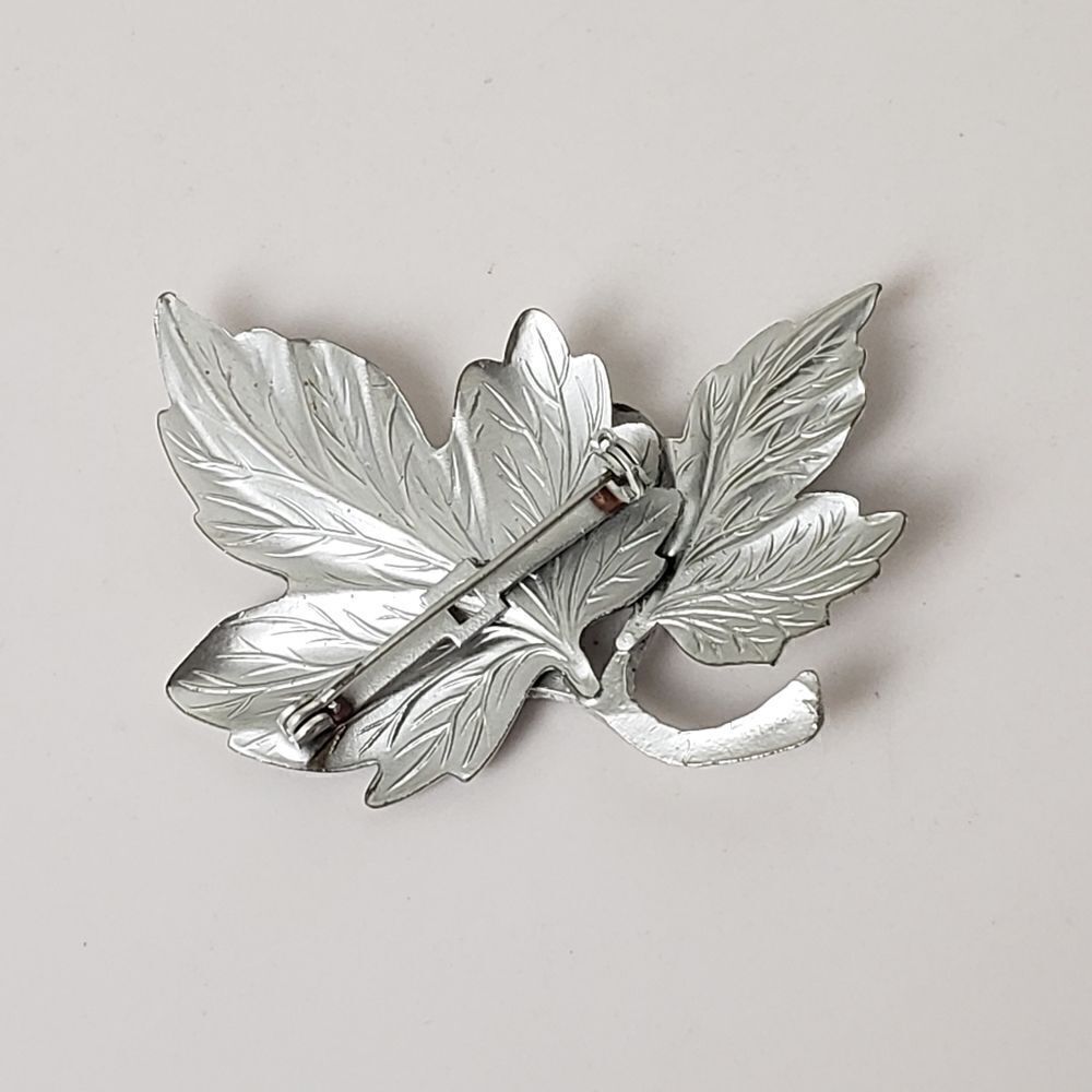 SILVER-TONE MAPLE LEAVES Brooch Pin - Picture 5 of 5